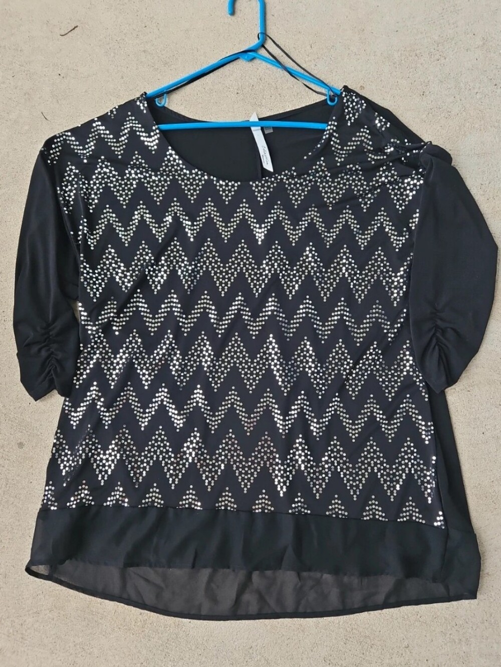 EUC Womens' Black Rhinestone Chevron Tunic Top Quarter Sleeve Sheer Hem 1X
